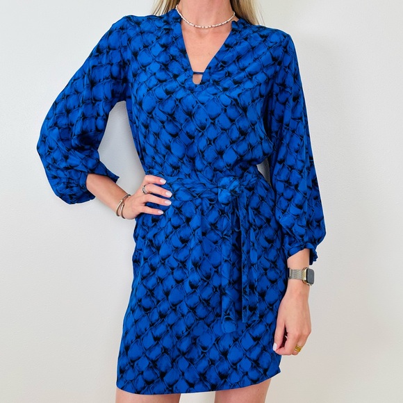 DVF Diane von Furstenberg Long Sleeve mini Dress in Alligator Hot Blue 100% silk - Picture 3 of 11